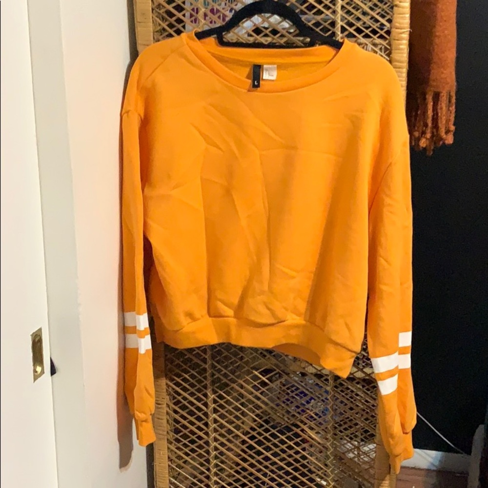 H&M, L divided cropped yellow sweater